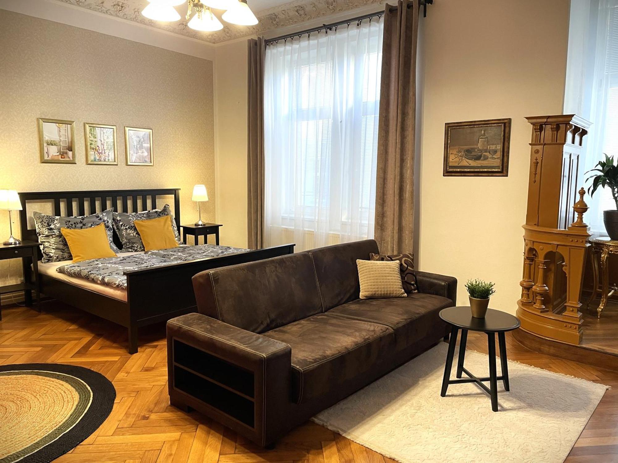 Golden Key Apartments Liberec Exteriör bild